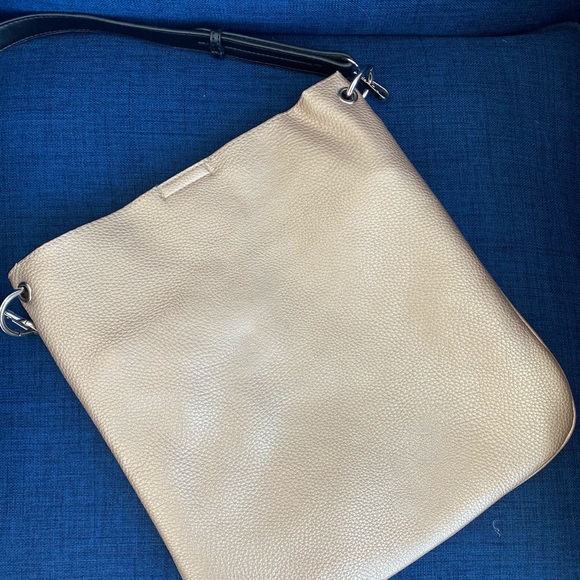 CO LAB Golden purse with inside leopard zip and snap closure. - Picture 3 of 16